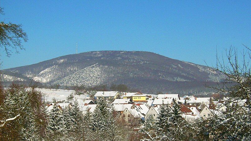 File:Donnersberg von Steinbach.jpg