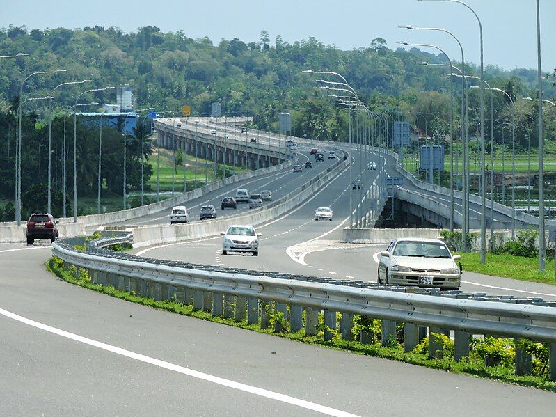 File:E-01 Expressway.jpg