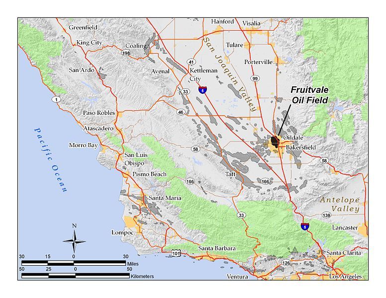 File:FruitvaleOilField.jpg