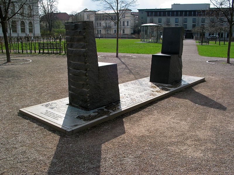 File:Hafis-Goethe-Denkmal in Weimar.jpg