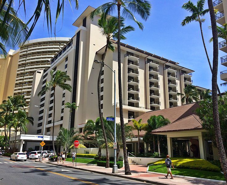 File:Halekulani Hotel.jpg