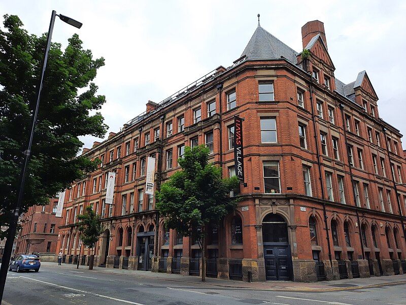 File:Lionessehousemanchester.jpg