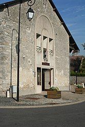 The town hall of Chalou-Moulineux