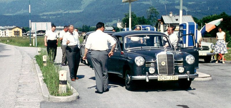 File:Merecedes Tankstelle 1961.jpg