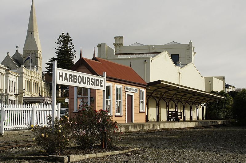 File:Oamaru Harbourside Station.jpg