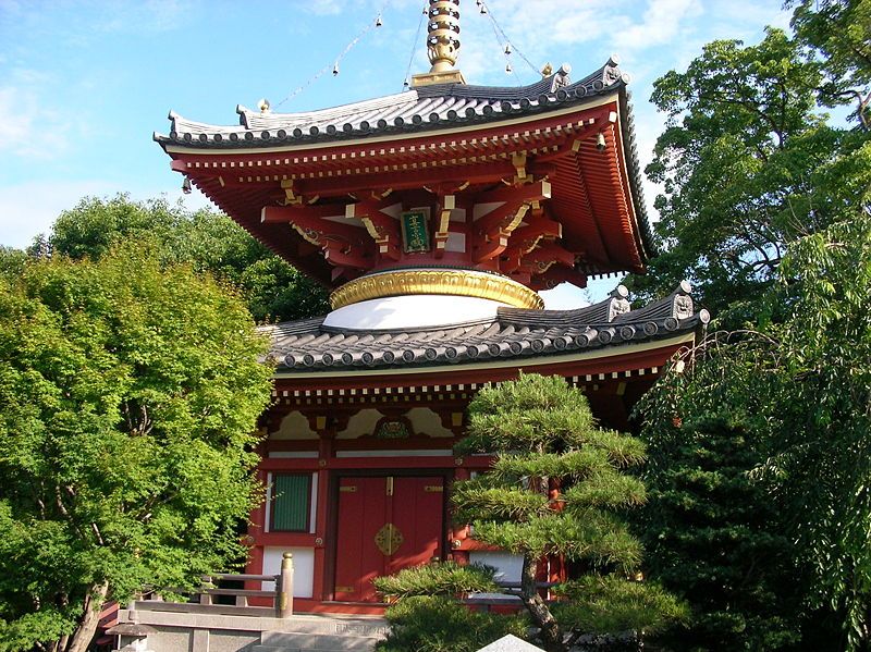 File:Onsenzan-anrakuji-tahouto.JPG