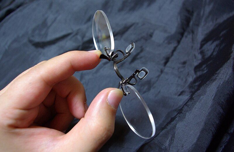 File:Pince-nez 01(Japanese StyleModel).jpg