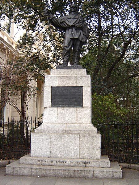 File:Scott statue 1.jpg