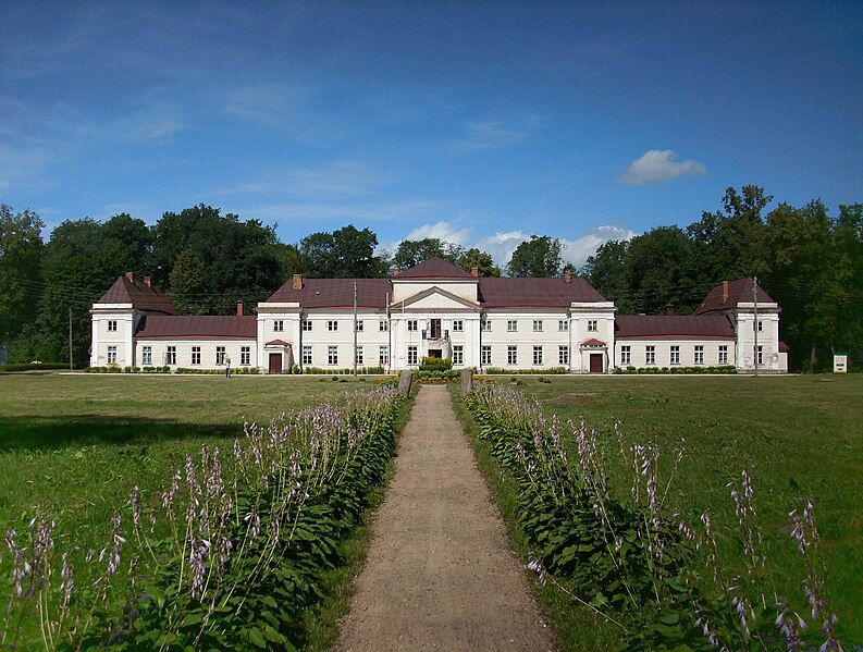 File:Stadtschloss Varakļāni (Lettland).jpg