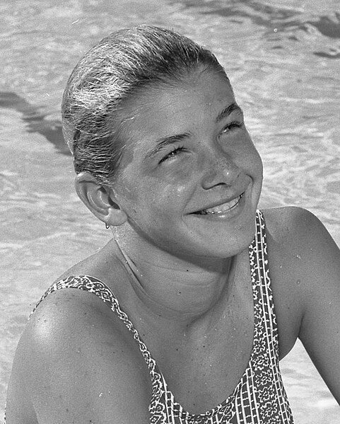 File:Tauna Vandeweghe, 1973.jpg