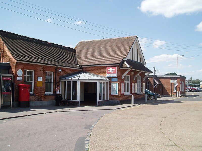 File:Wickford station.jpg