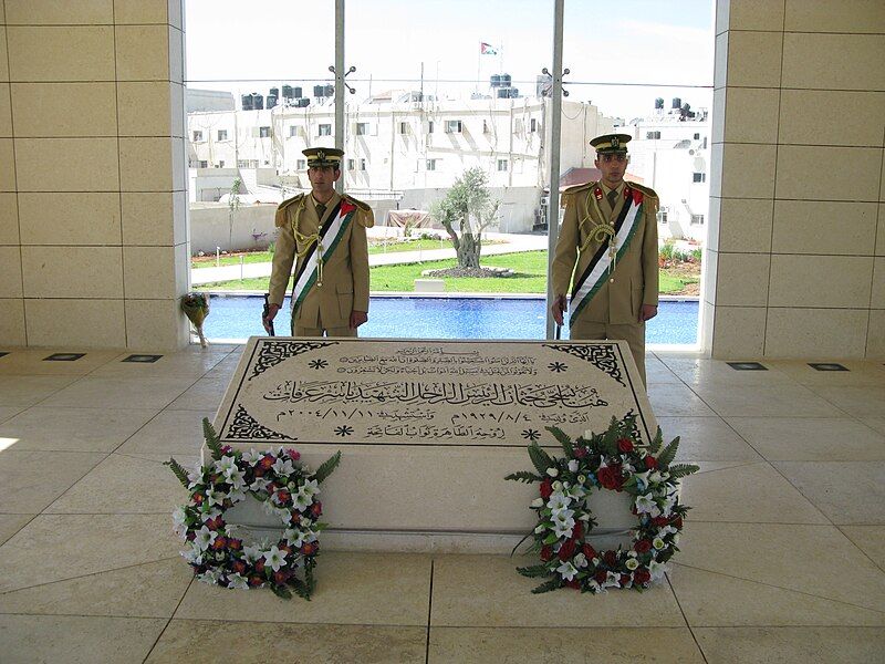 File:Yasser Arafat's tombstone.jpg