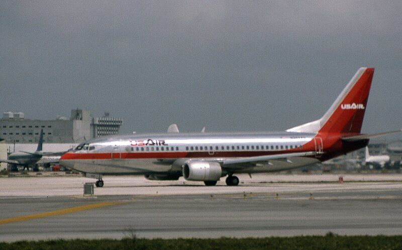 File:9-3-88 N382AU Miami.jpg