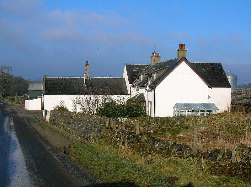 File:Broadstone Farm, Beith.JPG