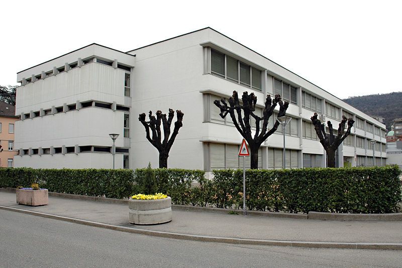 File:Chiasso scuole comunali.JPG