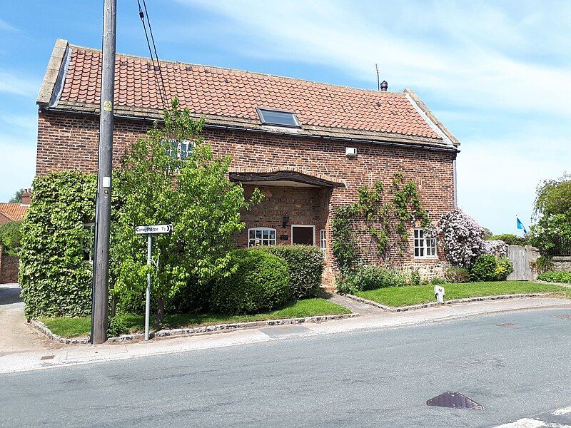 File:Church Barn, Arkendale.jpg