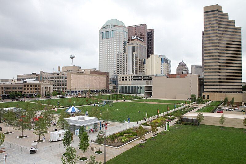 File:Columbus Commons.jpg