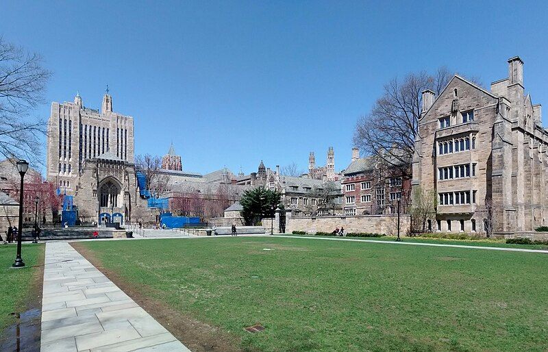 File:Cross-Campus-Sterling-Memorial-Library-Bass-Library-Yale-University-New-Haven-CT-04-2014.jpg