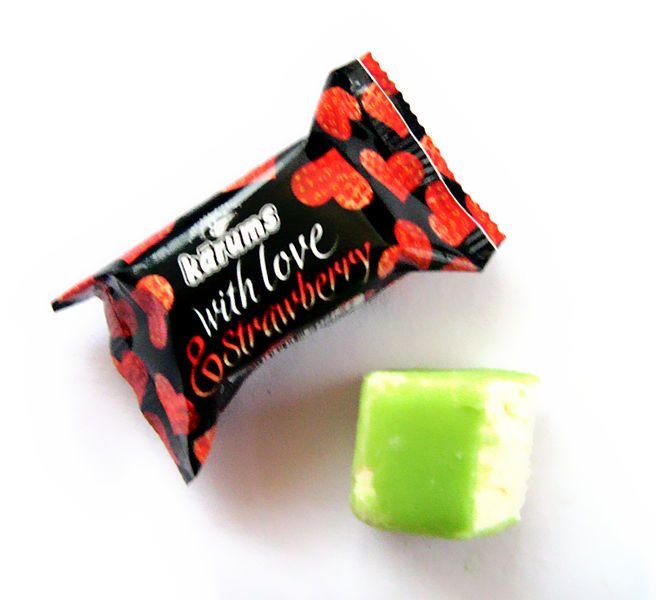 File:Curdsnackstrawberryandkiwi.jpg