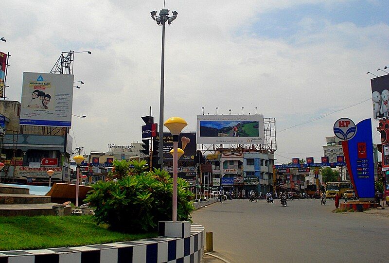 File:Five Roads Junction,Salem.JPG