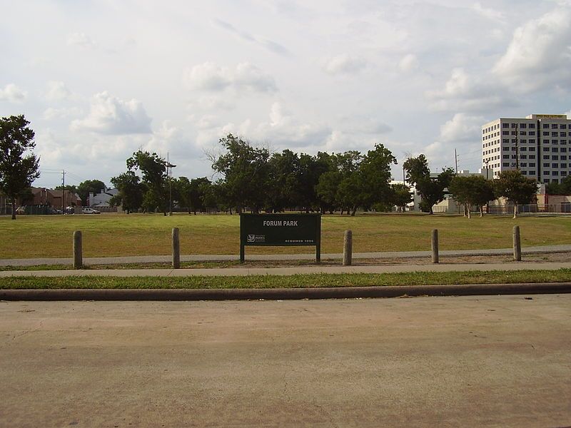 File:ForumParkHouston.JPG