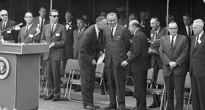 File:LyndonBJohnsonUCIrvineGroundbreaking1964.jpg