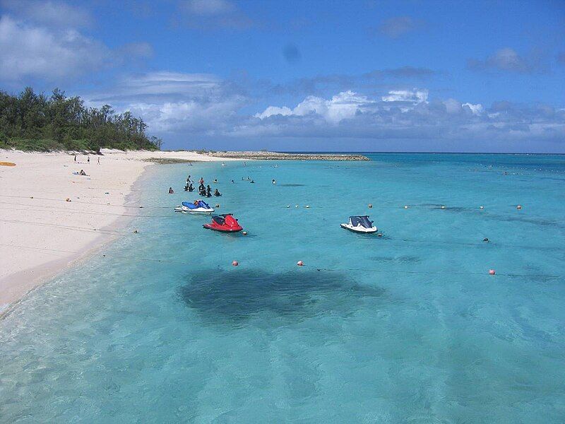 File:Minnajima beach, Okinawa.jpg