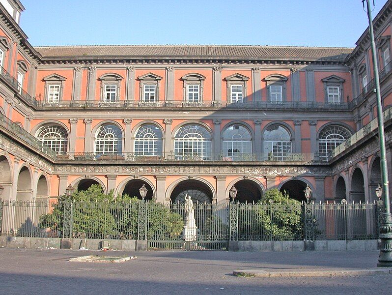 File:NapoliPalazzoRealeIngressoLaterale.jpg