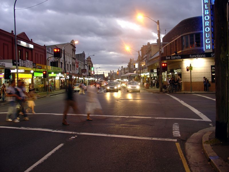 File:NewtownAtNight.JPG