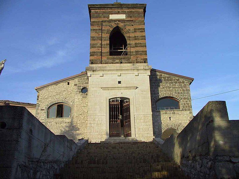 File:SantuarioMadonnadelCastello1.jpg