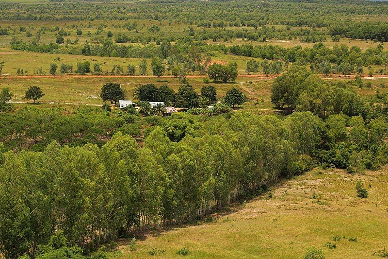 File:Sihanoukville - outskirts.jpg