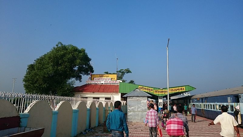 File:Teliamura Railway Station.jpg