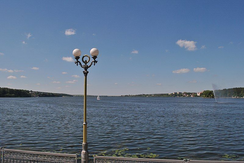 File:Ternopil-stav-12062868.jpg