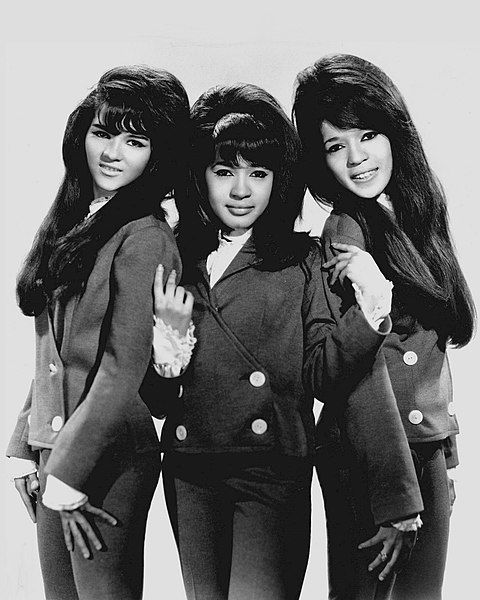 File:The Ronettes 1966.JPG