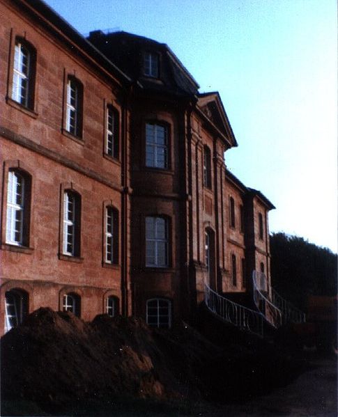 File:Trippstadt Gartenseite.jpg