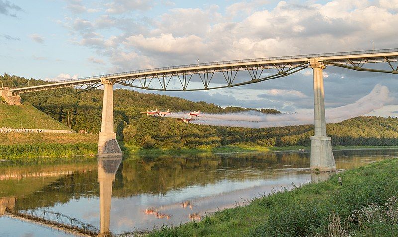 File:White rose bridge.jpg