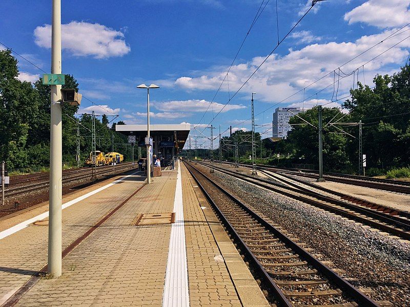 File:Bahnhof Frankenstadion 07.jpg