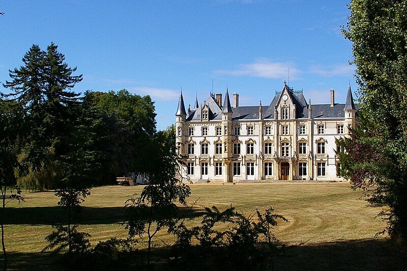 File:Chateau charbonnieres parc.JPG