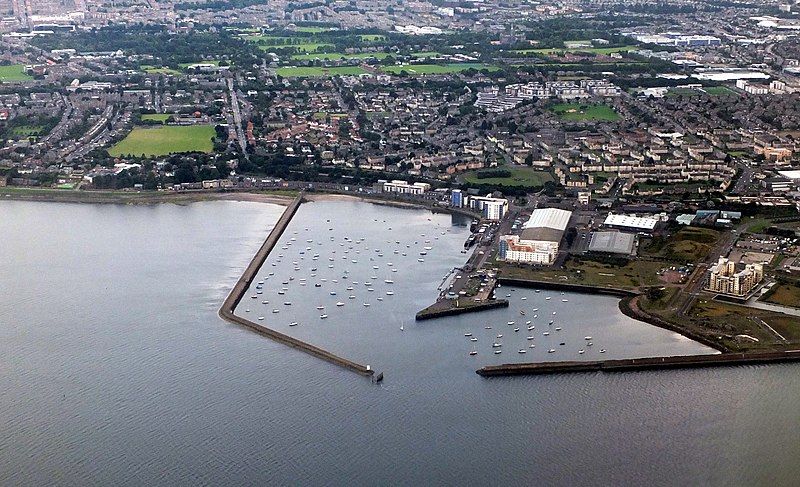 File:Edinburgh Granton harbour.JPG