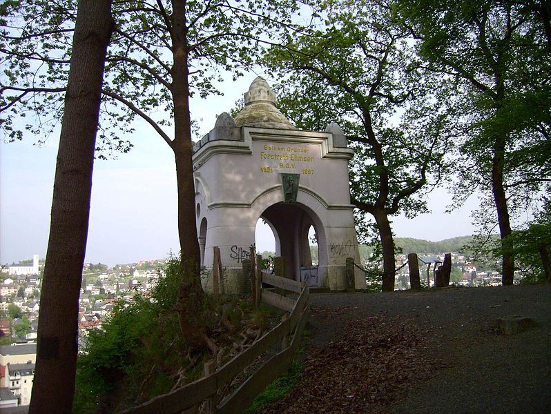 File:Ehmsendenkmal.JPG