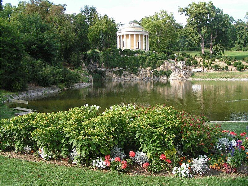 File:Eisenstadt Leopoldinentempel.JPG