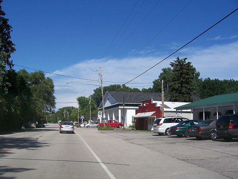 File:EllisonBayWisconsinDowntown.jpg