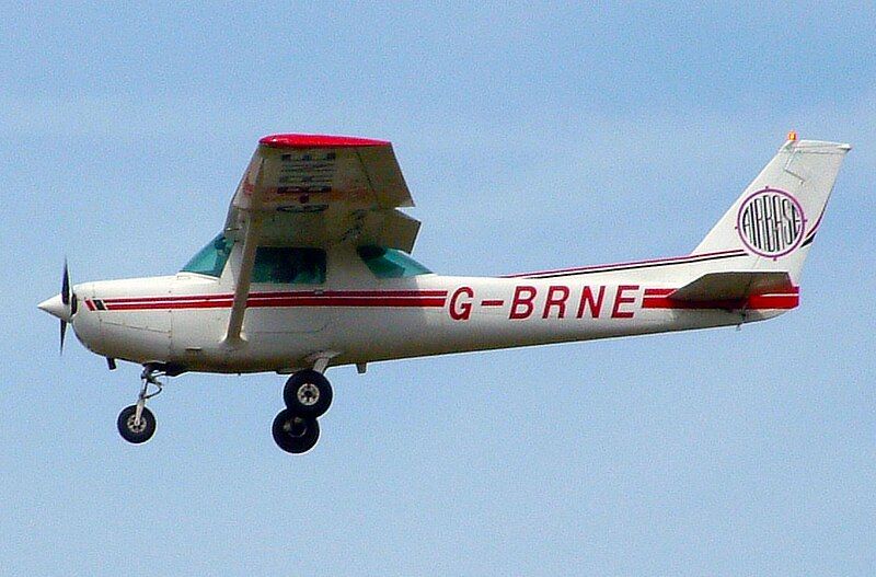 File:G-BRNE-Cessna152.jpg