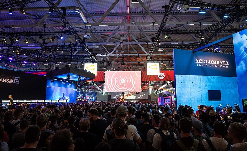 File:Gamescom 2017 (35948271804).jpg