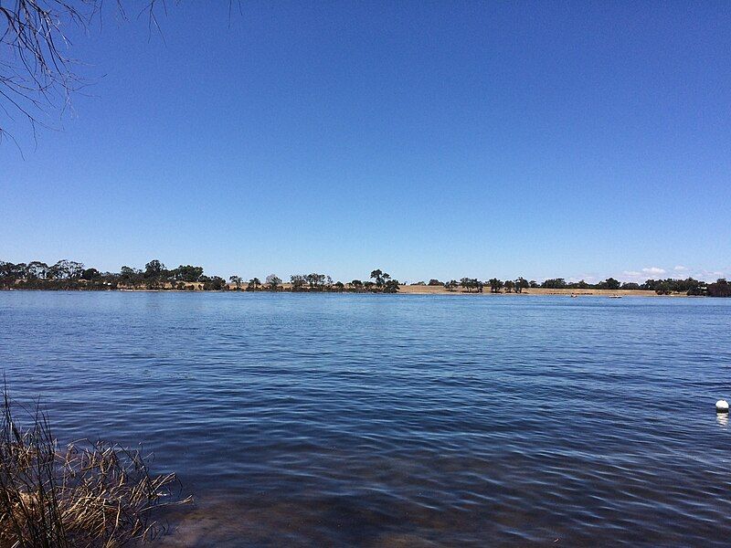 File:Lake Nunijup4.jpg