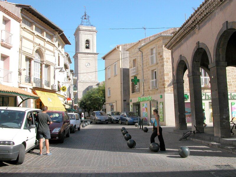 File:Marseillan Village.jpg