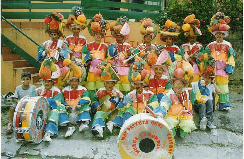 File:Murga de Carnaval.jpg