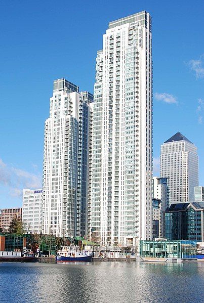 File:Pan Peninsula London.jpg