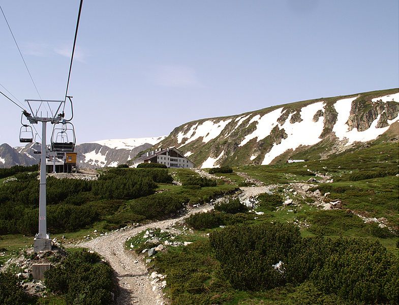 File:Panichishte-Lift-and-hotel-Rila-Lakes.jpg