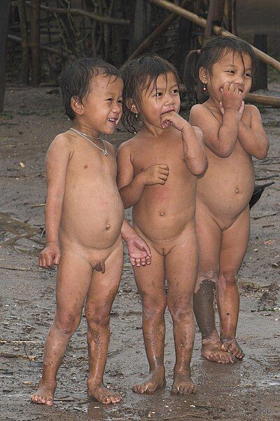 File:Playing Hmong children.jpg